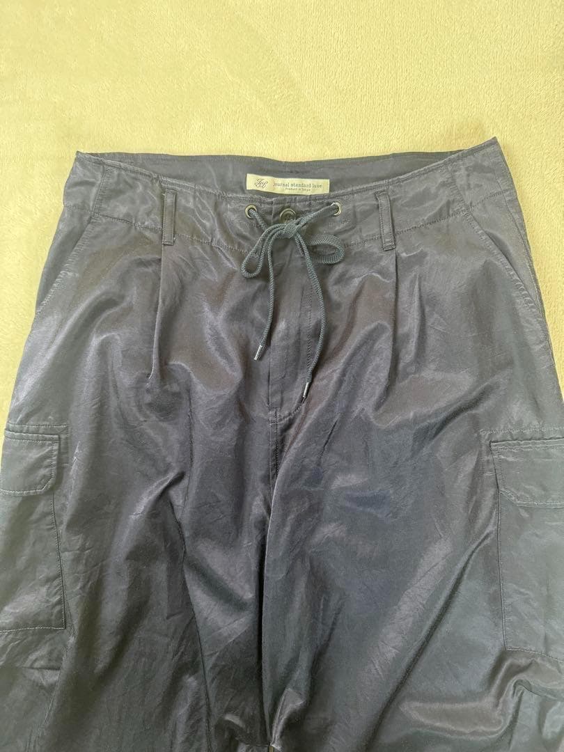 ジャーナルスタンダードラックス　サテンカーゴパンツ　ネイビー　紺色