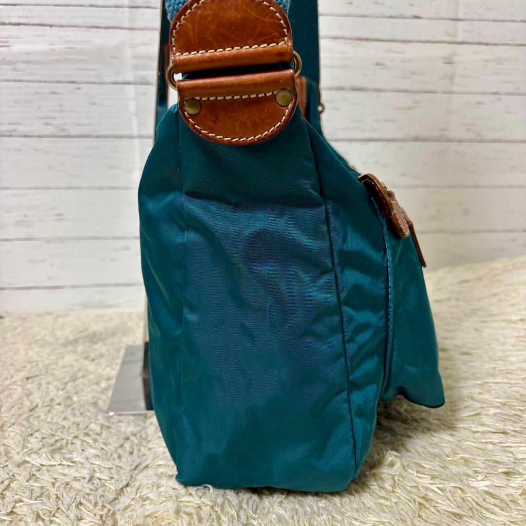 最終値下フェリージ ショルダーバッグ 斜め掛け　ナイロン レザー 05/4希少色