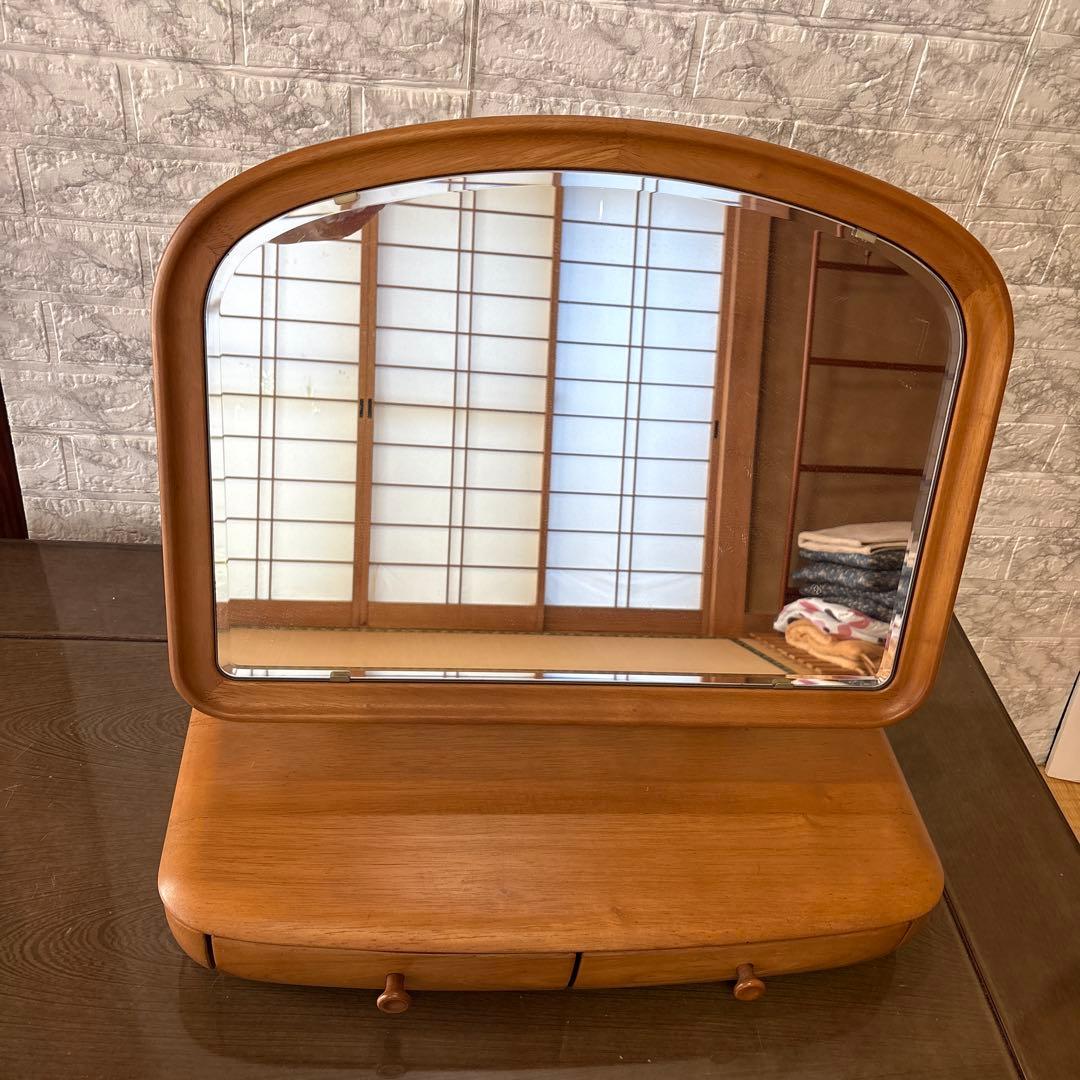 【ドレッサー・鏡台】カリモク家具　鏡　コンセントあり
