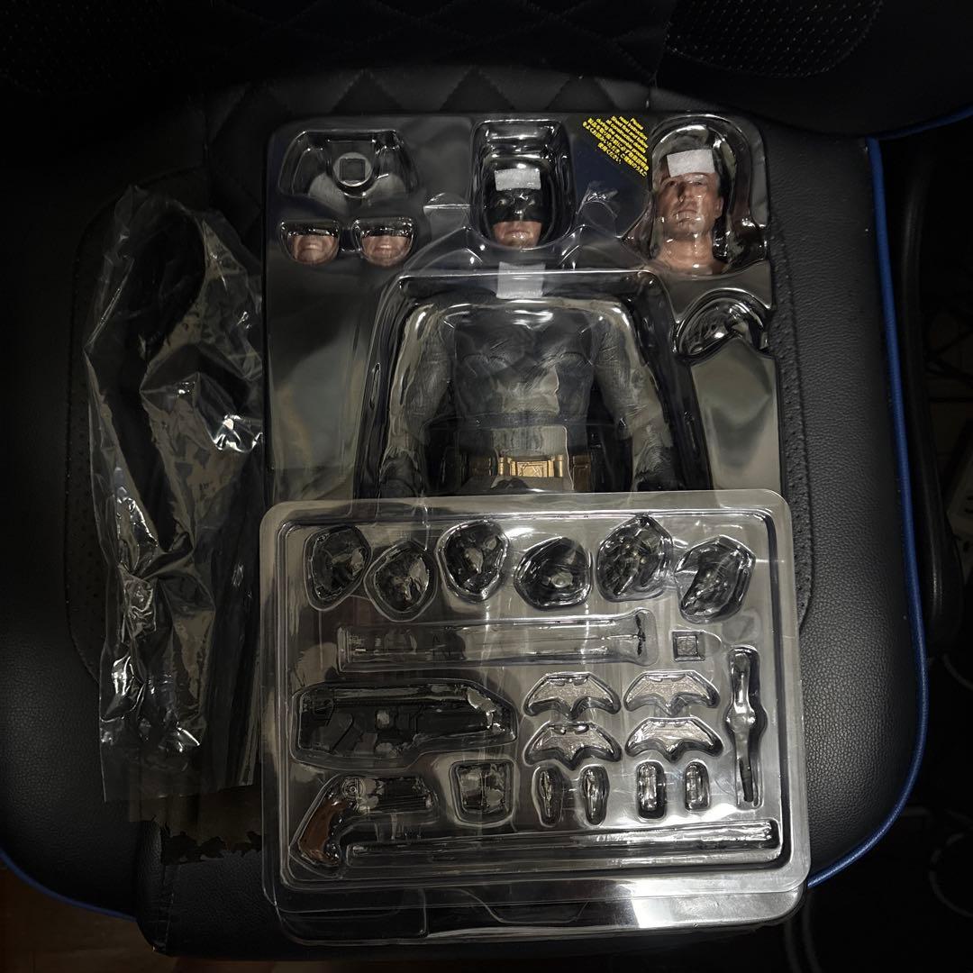 最安値　ホットトイズバットマン2.0 通常版フィギュアバットマンVSスーパーマン
