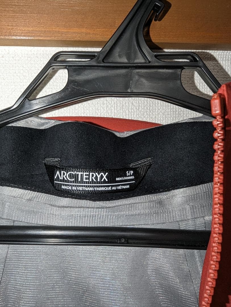 【新品未使用】アークテリクス　レイル ジャケット メンズ【レア】
