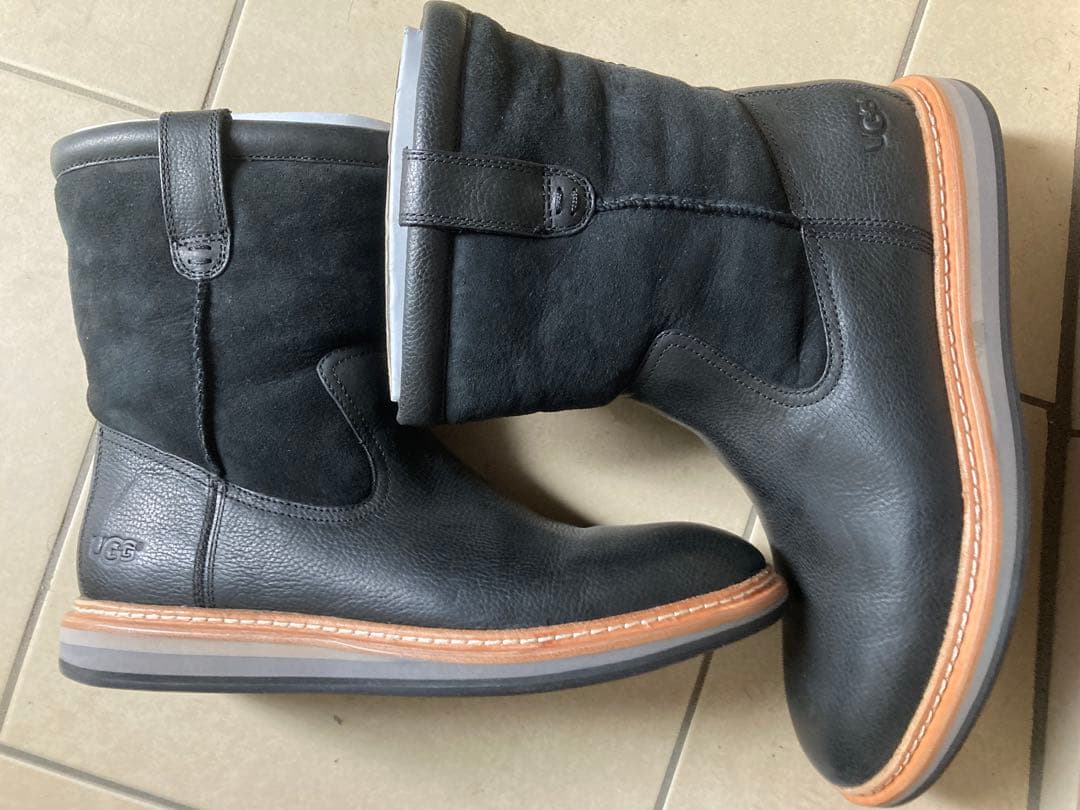 UGG ブラックショートブーツ サイズ8