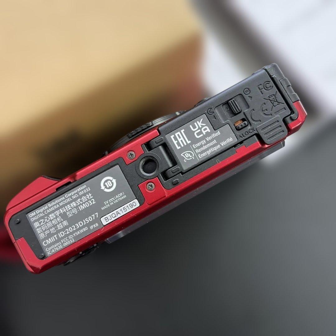 OM SYSTEM TG-7 コンパクトデジタルカメラと予備バッテリー＆充電器