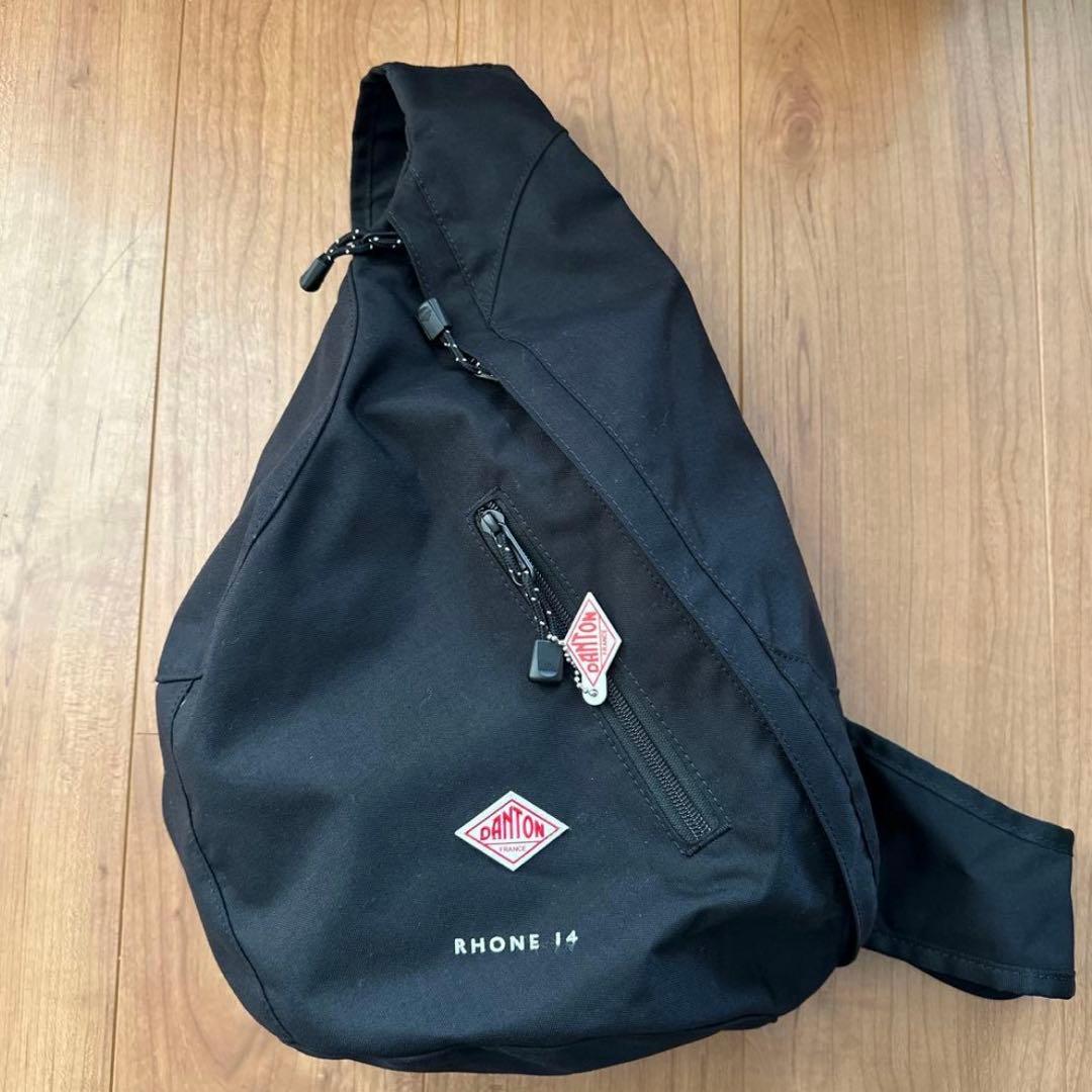 【美品】ダントン　ローヌ14 ボディバッグ リュック ブラック 黒
