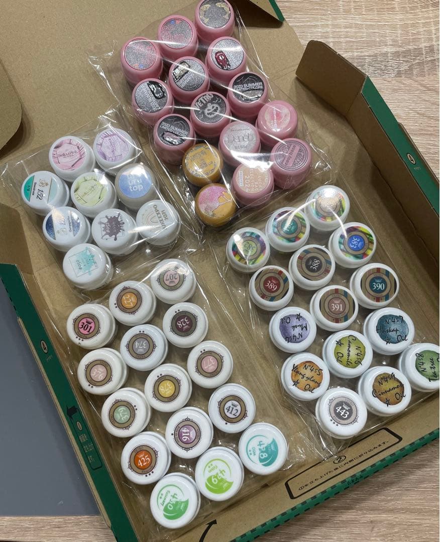 ※送料無料　大幅値下げ　vetro 54色　イベント会場限定色有り※バラ売り不可