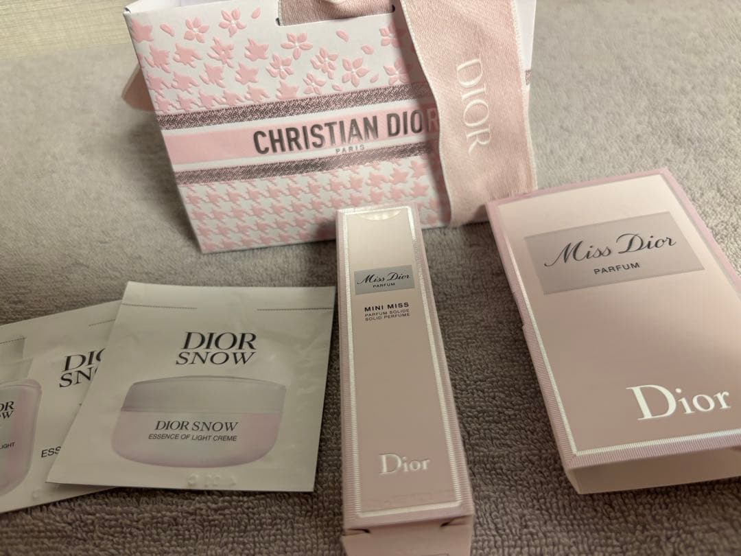 ミスディオール パルファン ミニ ミス ソリッドパフューム