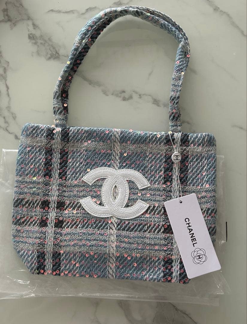 CHANELシャネルビューティーノベルティバッグ　ツィードスパンコール　ブルー