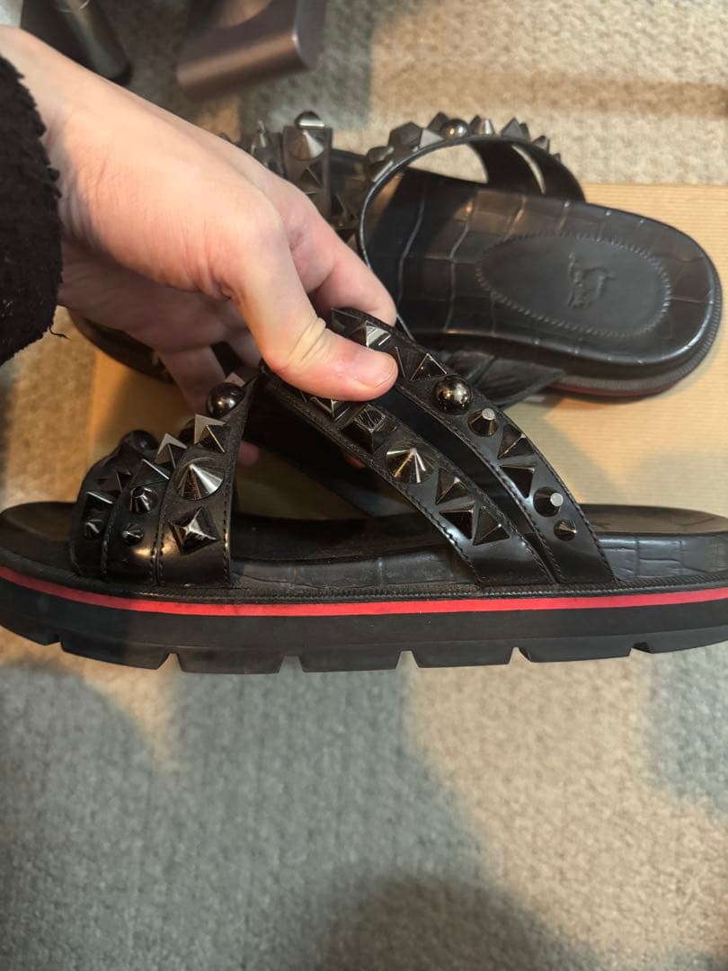 Christian Louboutin スタッズ付きサンダル