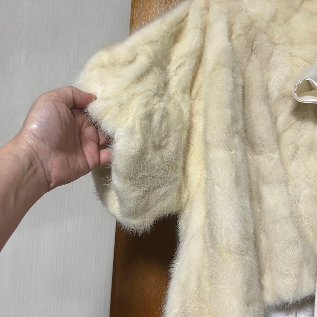 ファーコート　ショート丈　半袖　オケージョン用　シルクリボン付き 暖かい 美品