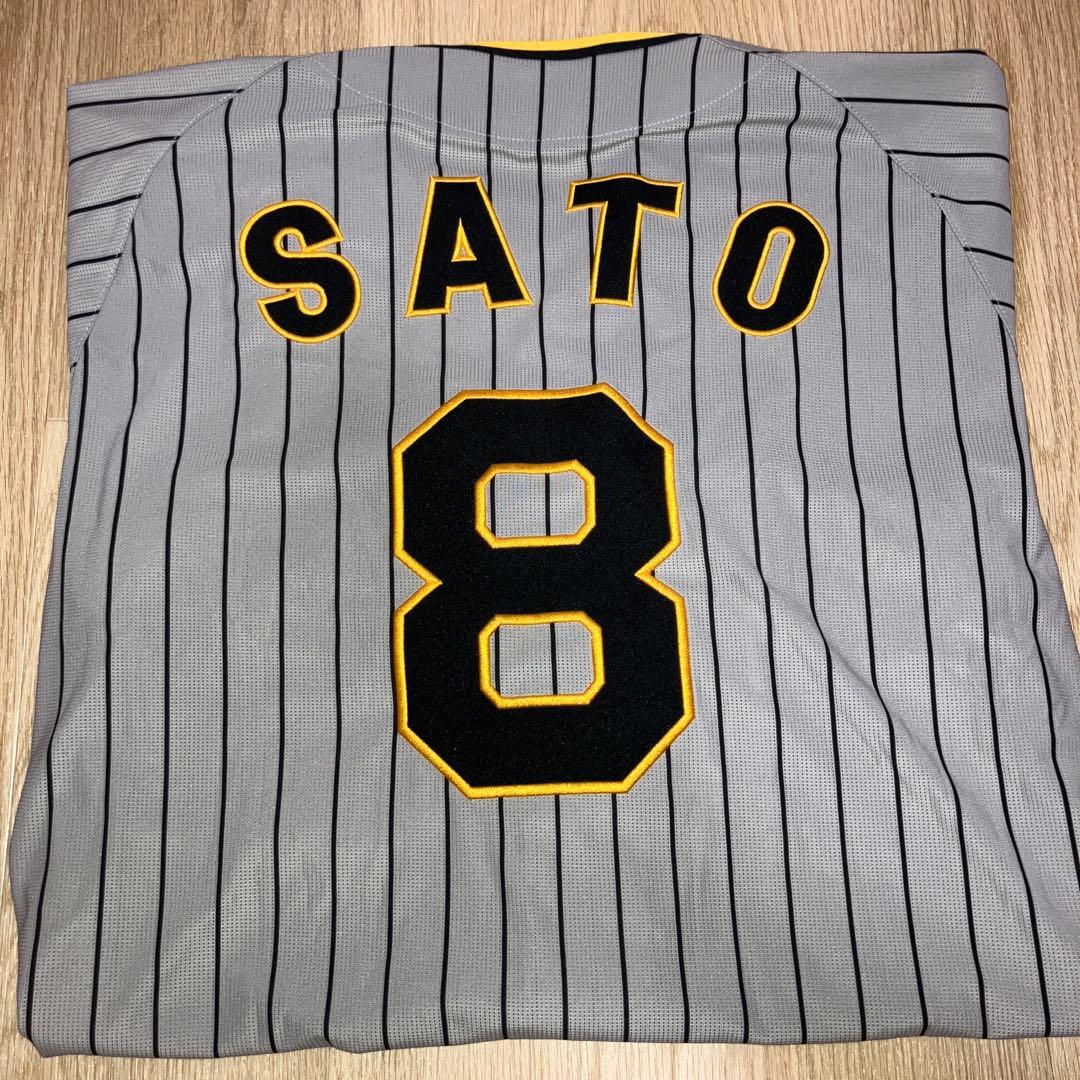 阪神タイガース　佐藤輝明選手　レプリカユニフォーム　ビジター