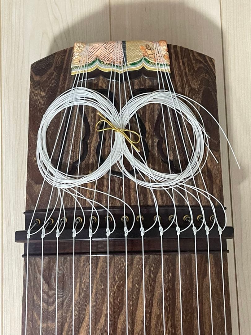 【最高級】13弦琴 くり甲 綾杉彫 平安絵巻蒔絵 金口・柏葉彫金 演奏会用