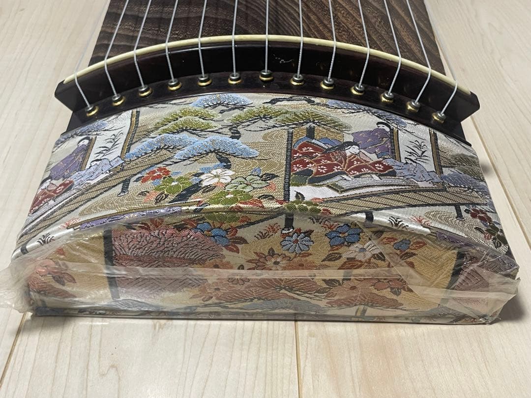 【最高級】13弦琴 くり甲 綾杉彫 平安絵巻蒔絵 金口・柏葉彫金 演奏会用