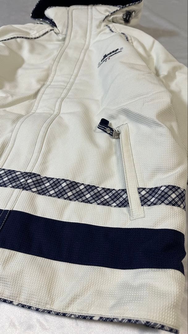 極美品　ellesse スキーウェア　上下セット　白と紺色　レディースL程度