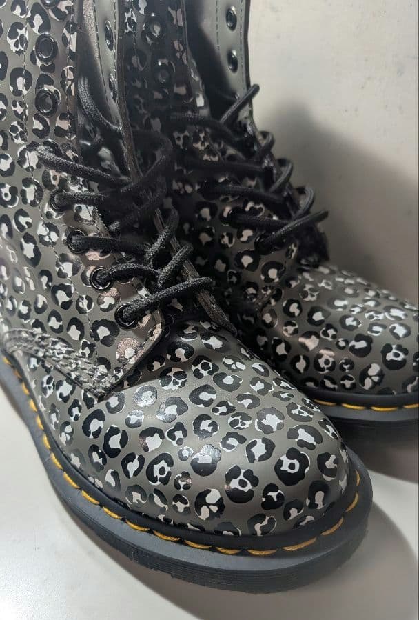 ☆*☆様 【極美品】Dr.Martens ドクターマーチン 8ホールブーツ レザ