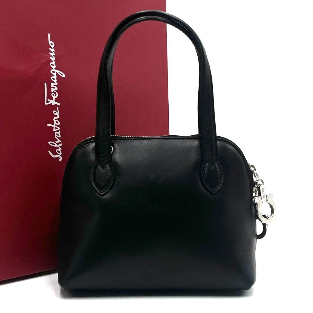 美品● フェラガモ ハンドバッグ ガンチーニ 金具 ブラック レザー