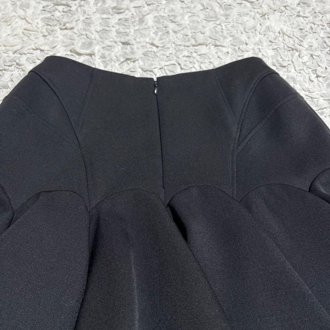 美品　フェティコ 5万円　立体 フリル ミニ スカート　黒　日本製　光沢　可愛い