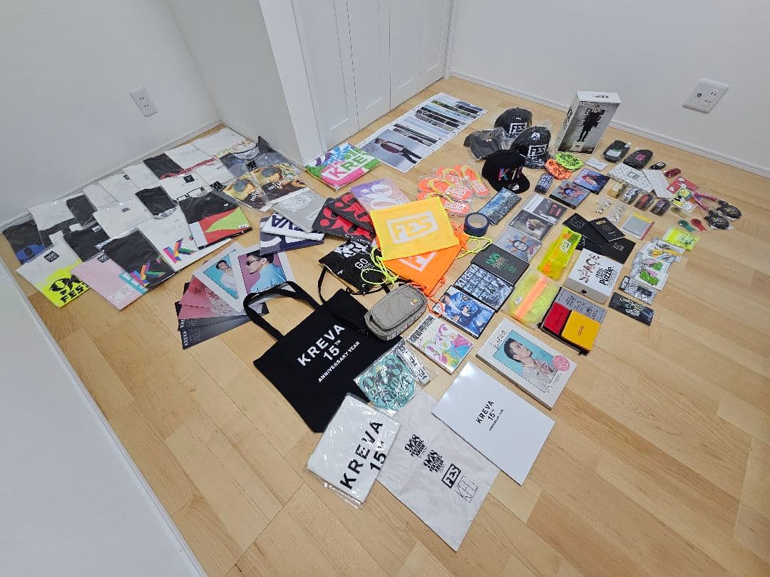 KREVAグッズ100点以上おまとめ出品