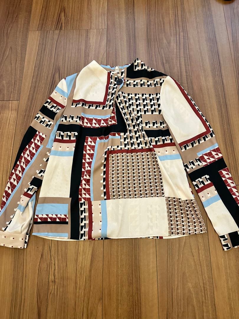 PINKY&DIANNE 冨張愛コラボ　ジオメトリックブロックプリントシャツ