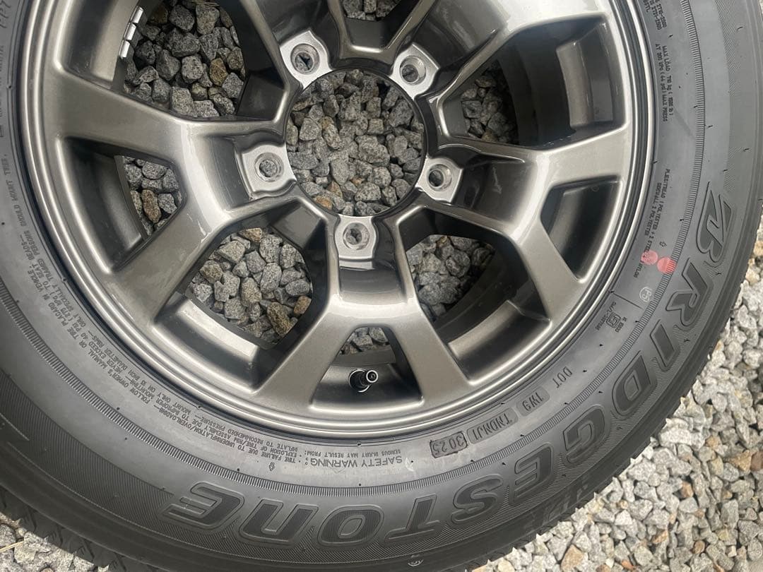 ジムニーノマド純正ホイールタイヤセット4本送料込み