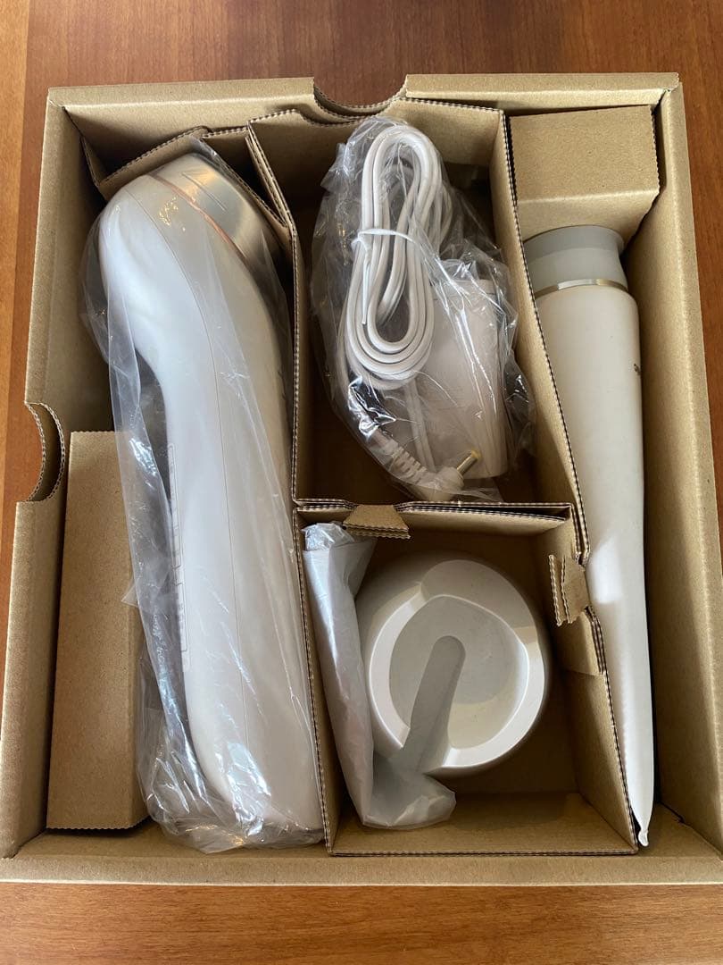 RF Ultrasonic 美容器 EH-SR70-P