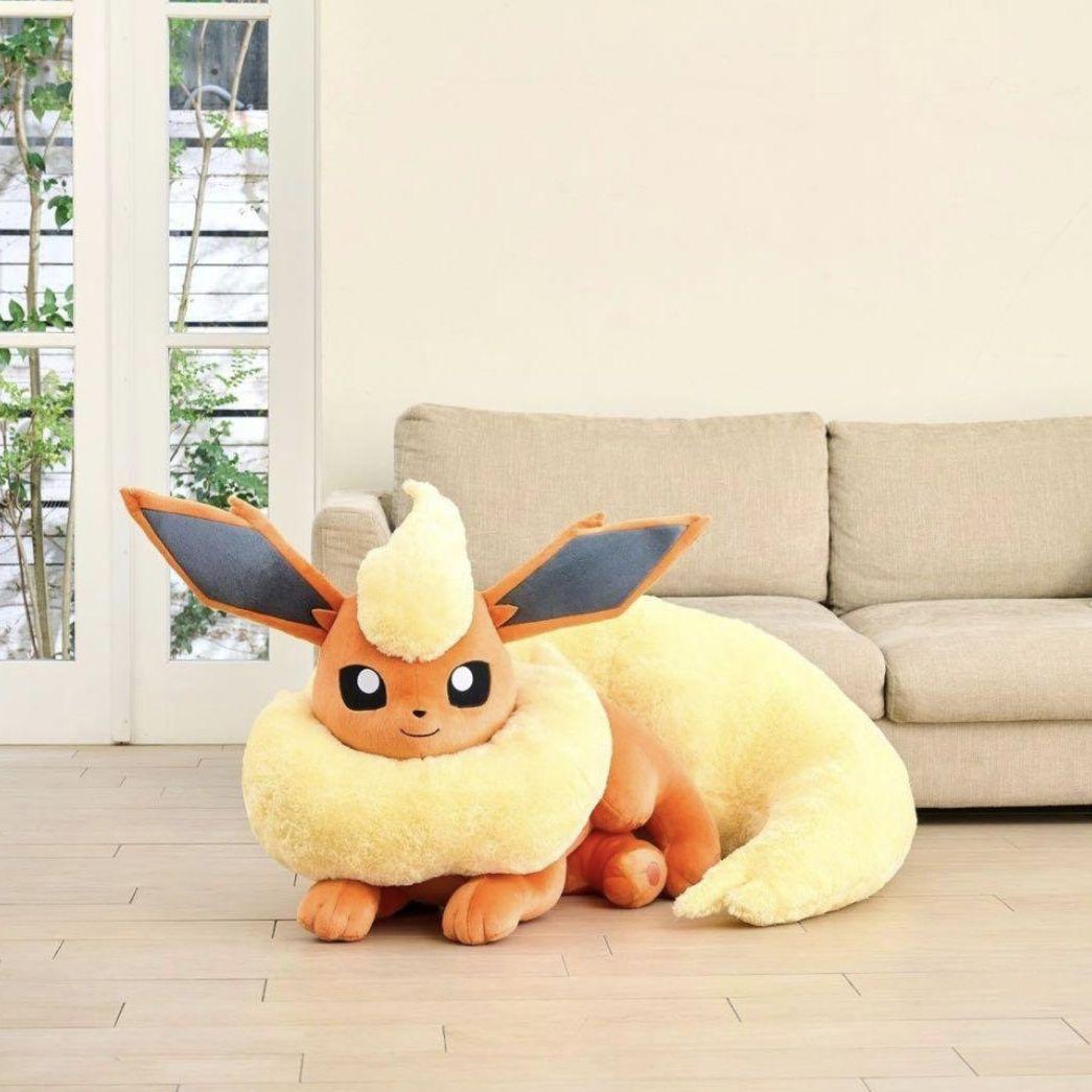 等身大　ブースター　ぬいぐるみ　寝そべり