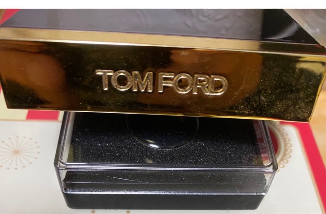 【極美品】トムフォード アイカラークォード 03A ボディヒート（布袋付き）