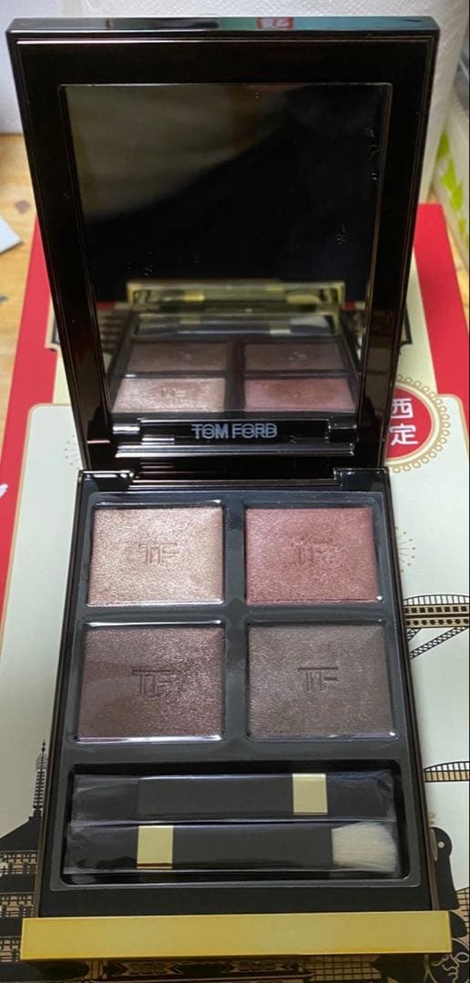 【極美品】トムフォード アイカラークォード 03A ボディヒート（布袋付き）