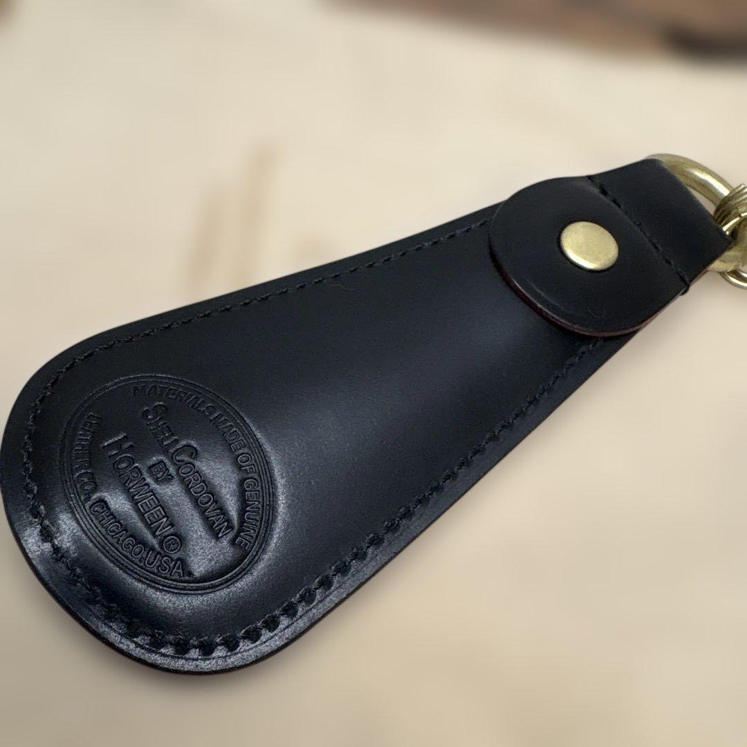 【新品味用品】ガンゾ　シューホーンキーホルダー　シェルコードバン　ブラック