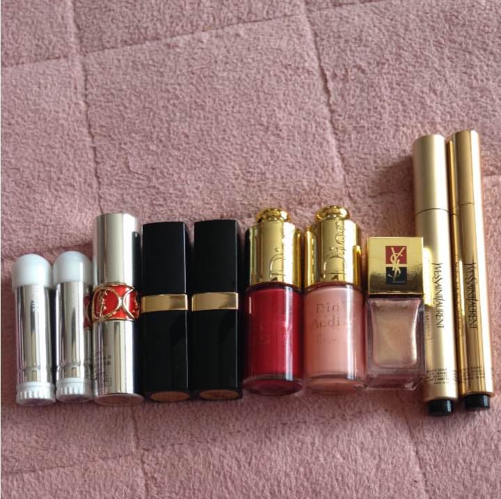 口紅、マニキュア、など