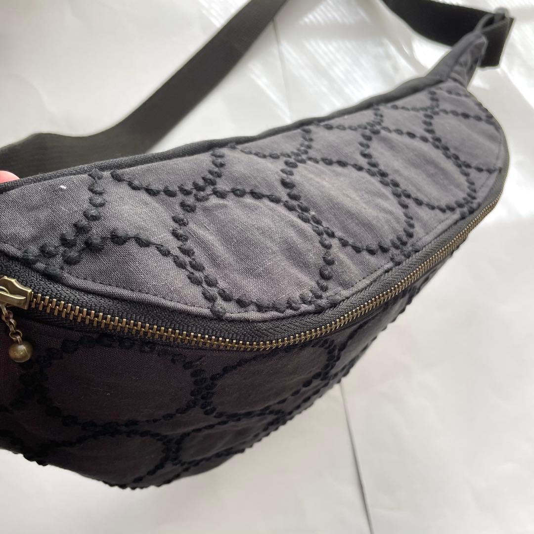 ミナペルホネン タンバリンチャコール　ハンドメイドボディバッグ