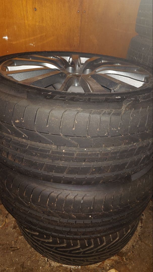 マセラティ　ギブリ　クアトロポルテ　19インチホイール