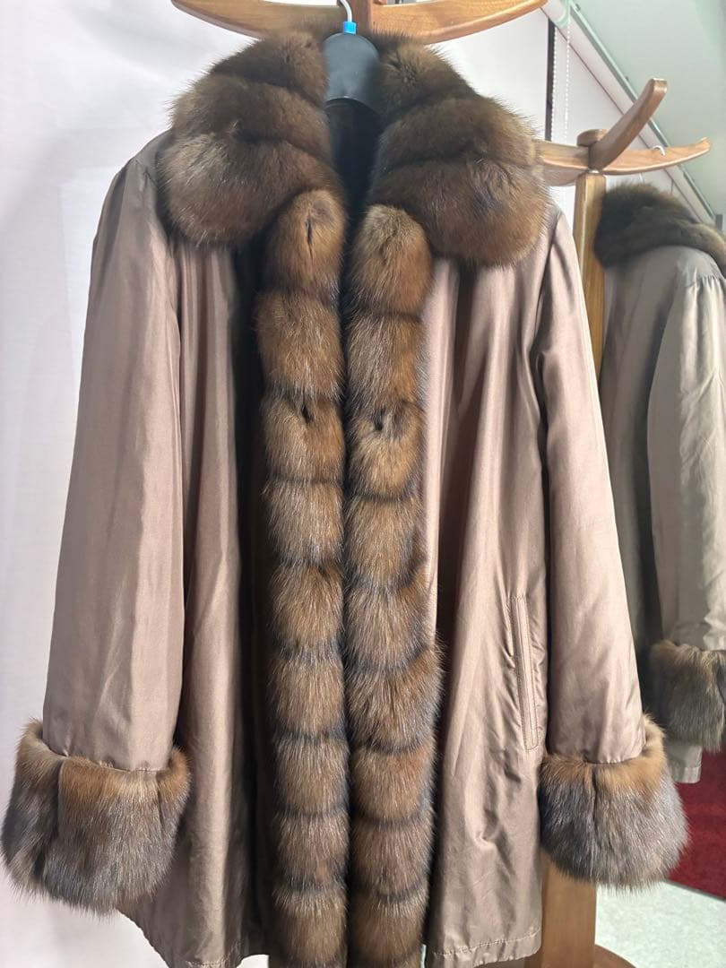 新春　プライス❣️ ロシアンセーブルリバーシブルコート