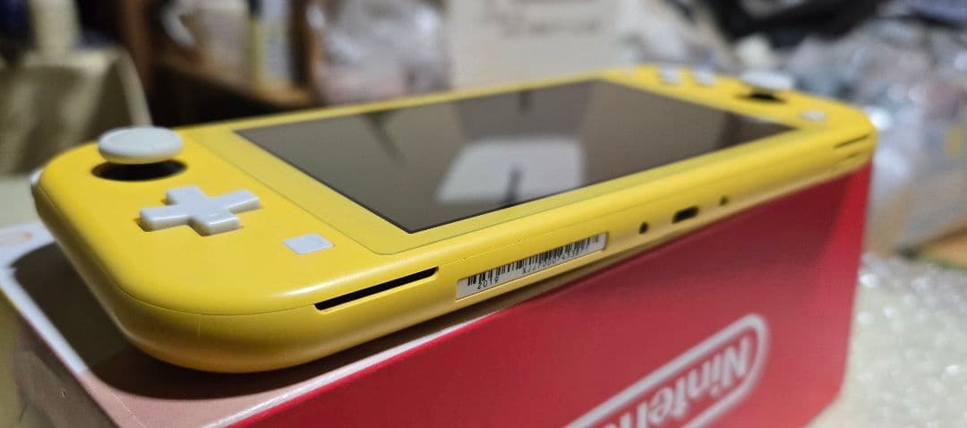 Nintendo Switch Lite イエロー【本体/ACアダプター/外箱】