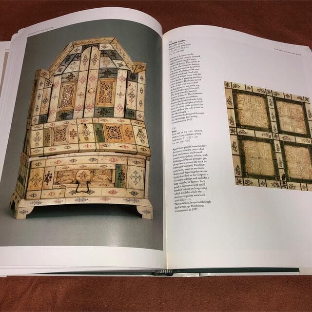 能登地震寄付　未使用　　ロシア　エルミタージュ美術館　2巻　大型本　英語