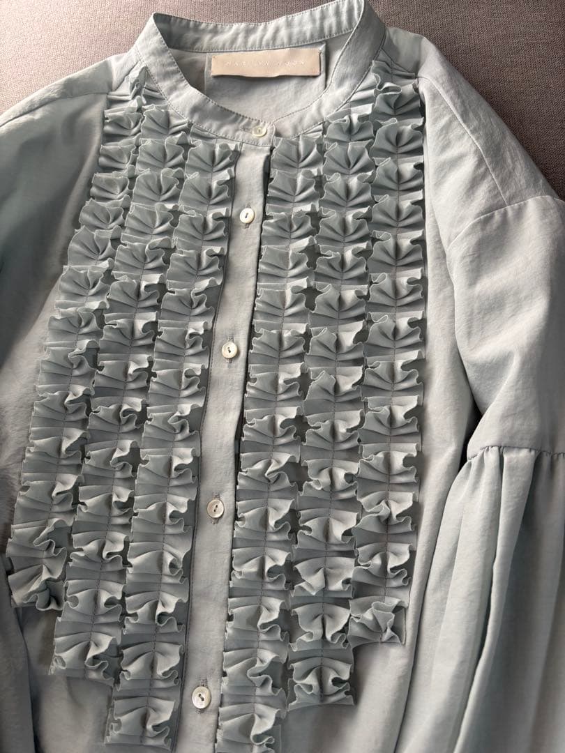 MARILYN MOON　モダンタックフリルシャツ 完売カラー　ミント