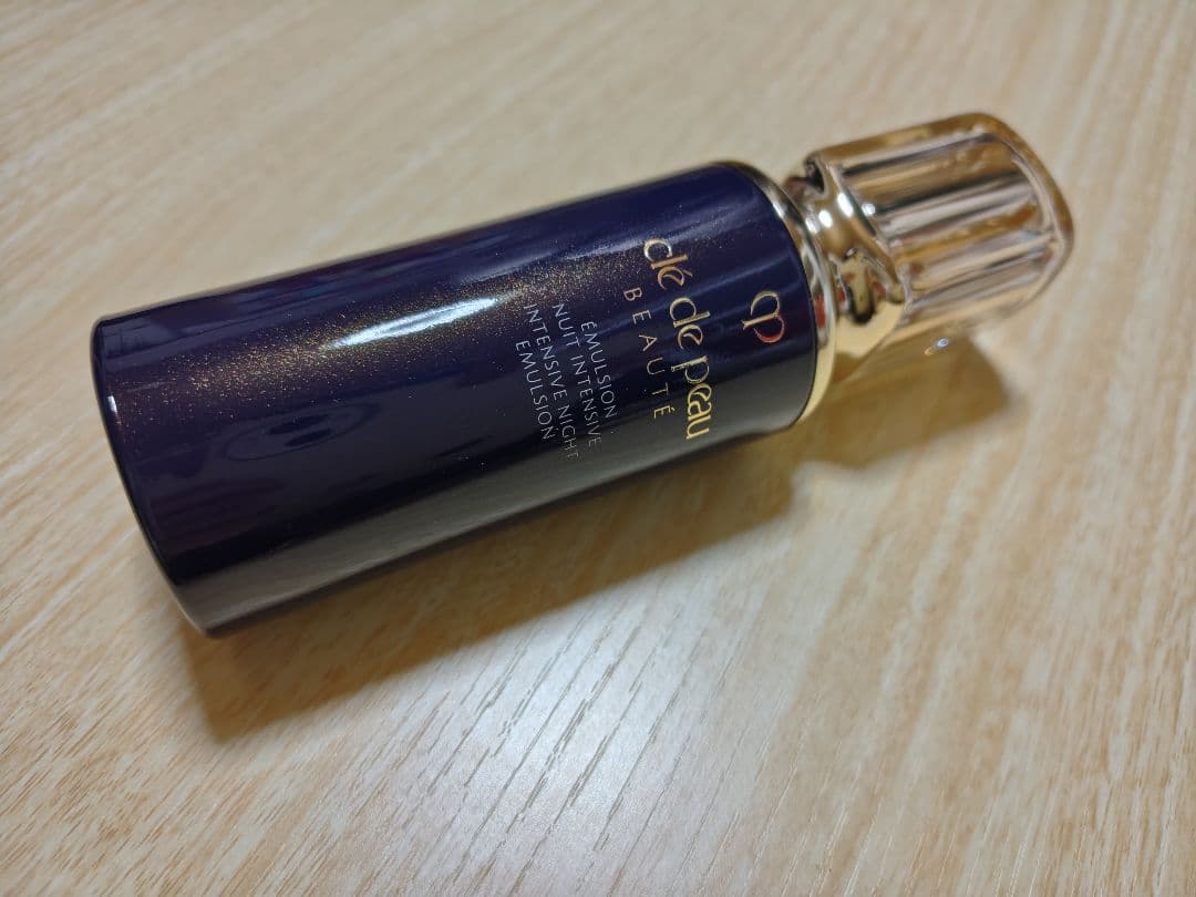 クレドポーボーテ エマルションアンタンシヴ (ニュイ)