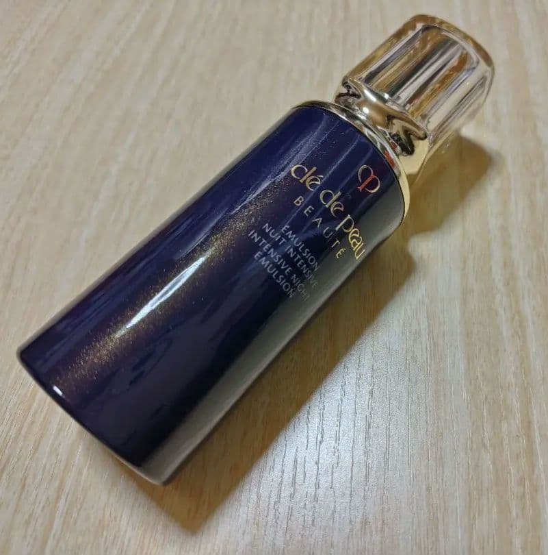 クレドポーボーテ エマルションアンタンシヴ (ニュイ)