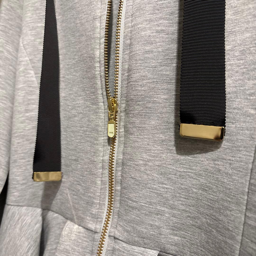 DOSDIOSAS ダンボールニットフリルパーカー