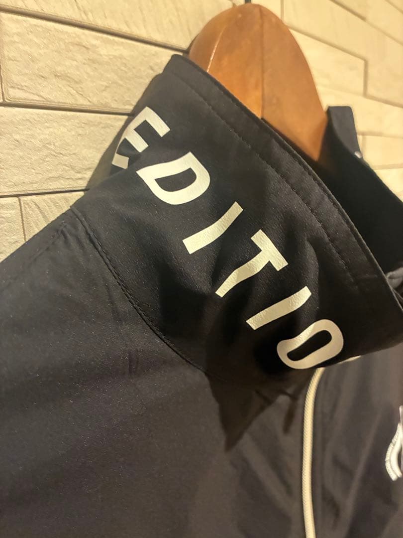 マスターバニー黒 ジャケット スポーツ メンズウェア　サイズ4