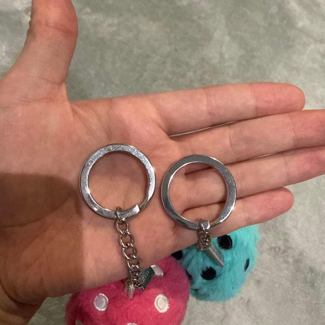 STUSSY FUZZY DICE KEYCHAIN キーホルダー　水色・ピンク