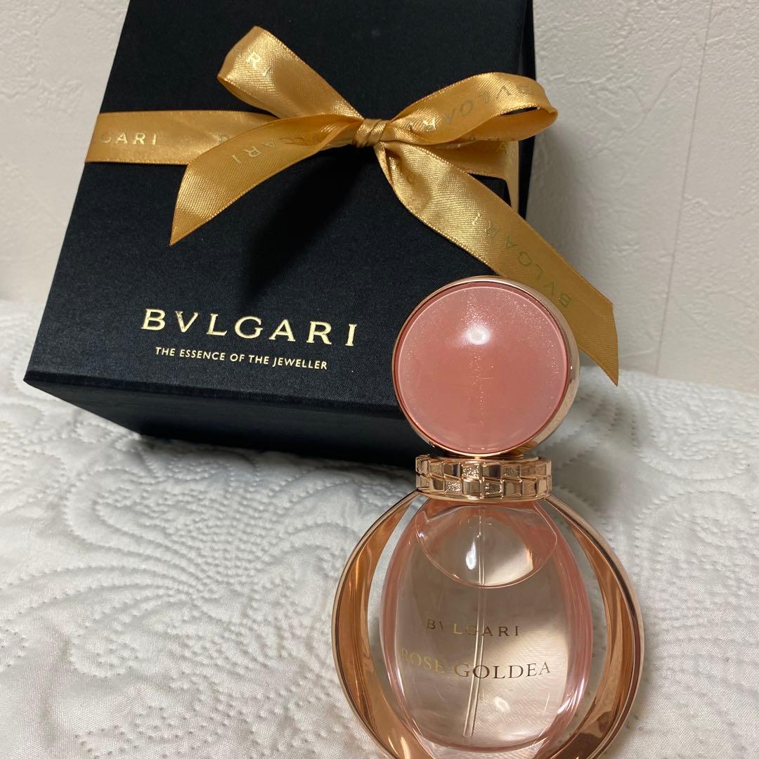 ブルガリ ローズ ゴルデア オードパルファム（リミテッド フローラル ボトル）