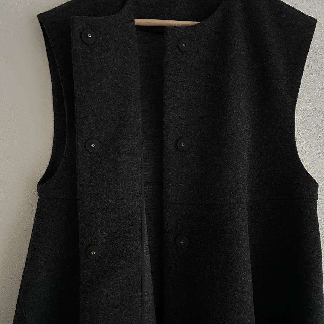 anana アナナ　ティアードペプラムノーカラー ストレッチ ベスト ジレ