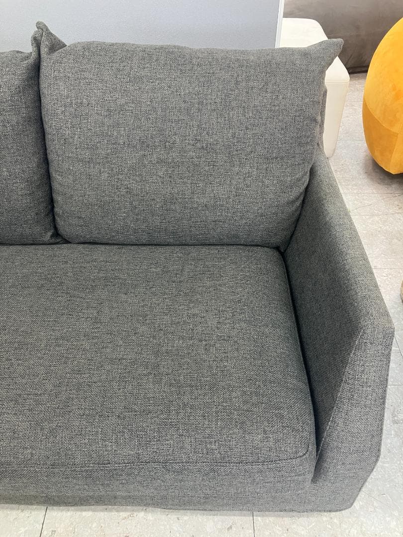 KEYUCA 3人掛けソファ オットマン付き グレー