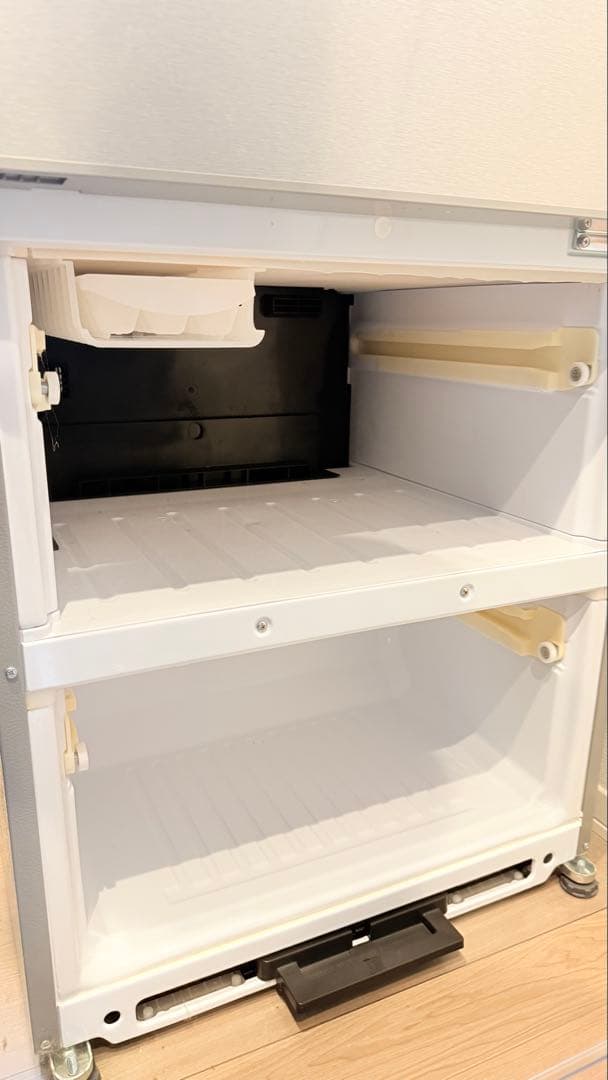 AQUA AQR-27K（S）冷蔵庫　アクア　シルバー 右開き 272L