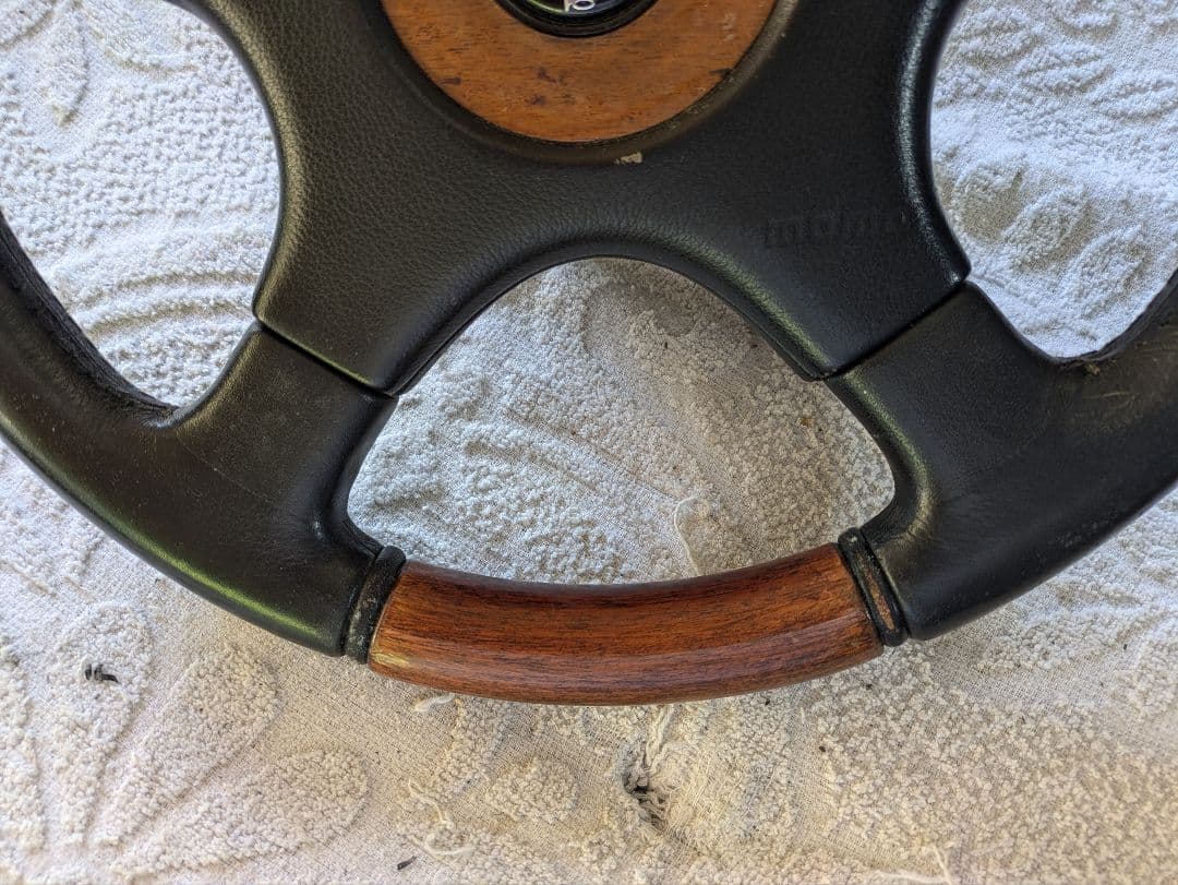 momo ステアリング　オリンピック 　パジェロミニ58Aボス付き