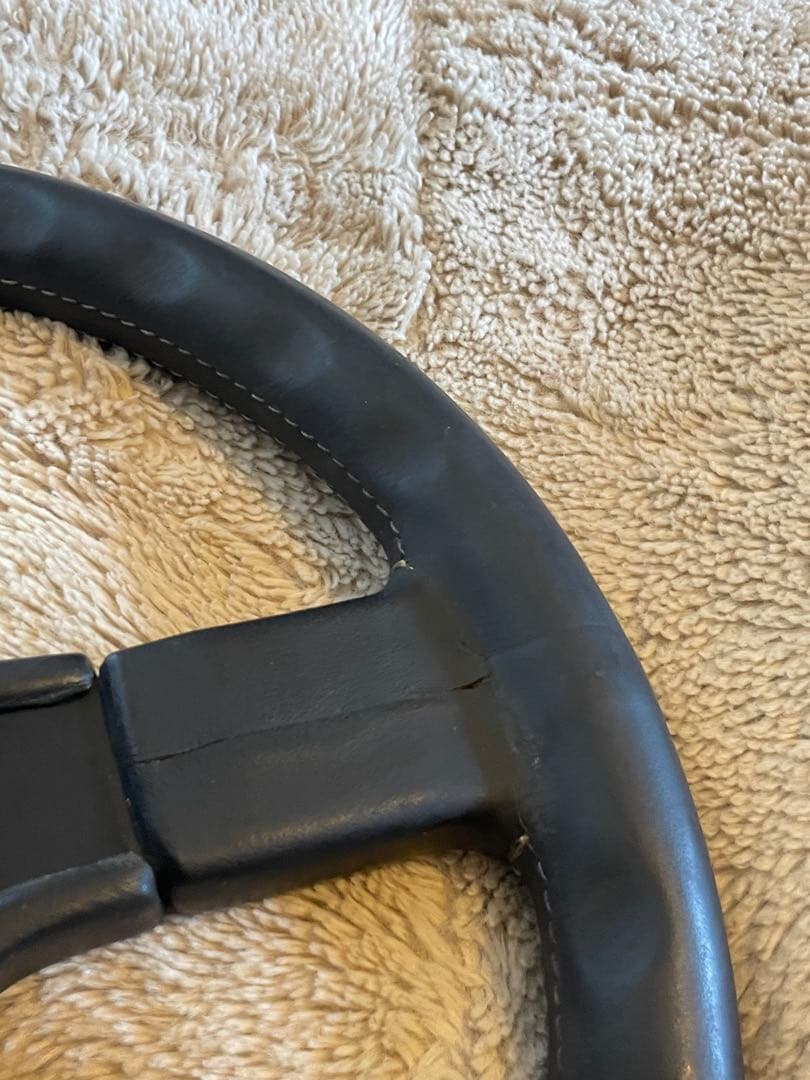 Cobra Momo ステアリングホイール　イタリア製