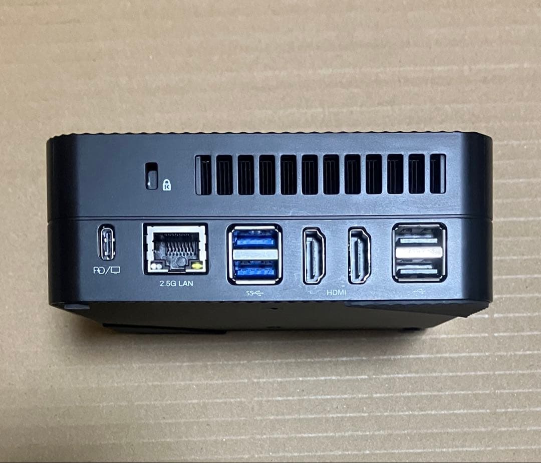 ジャンク ミニPC UM560