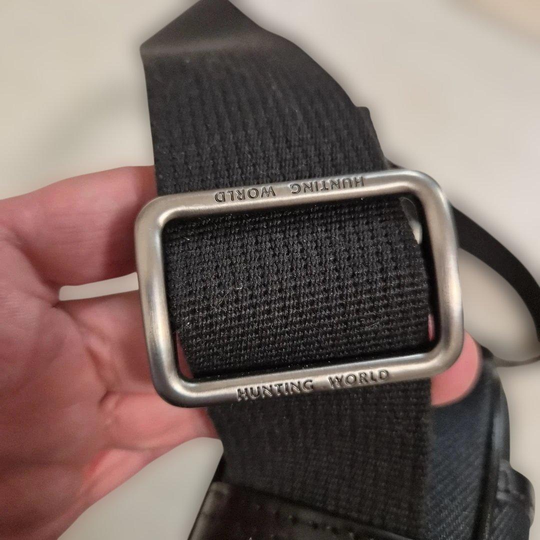 美品　HUNTING WORLD パッチ付きショルダーバッグ