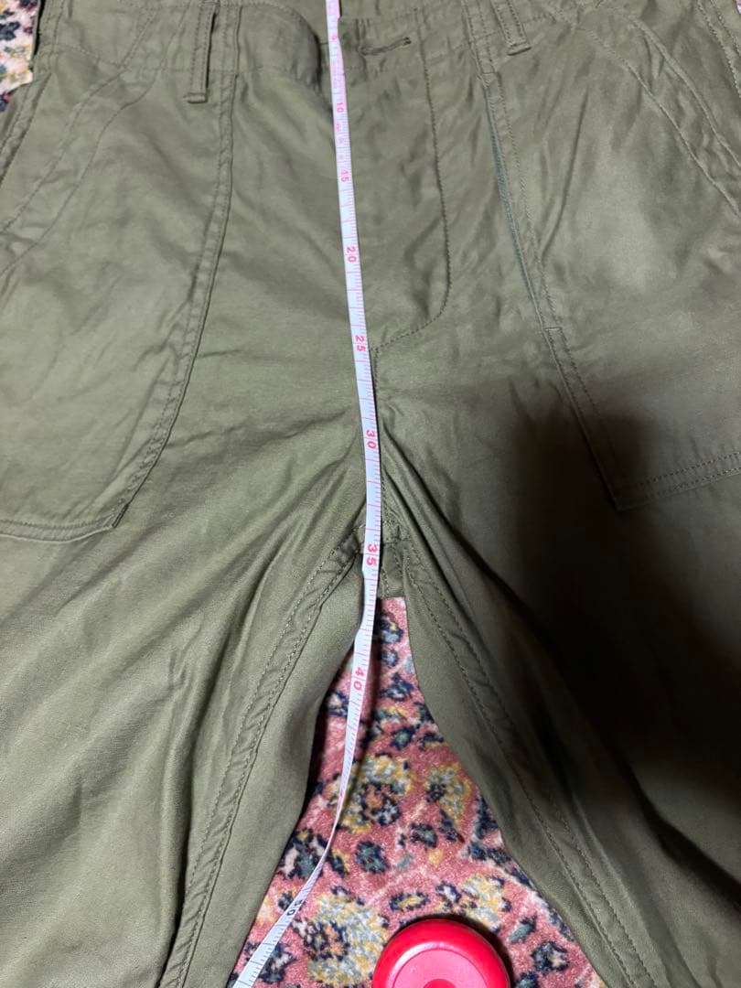 新品未使用タグ付き　カーゴパンツ　オリーブ色 ワークパンツ 45R