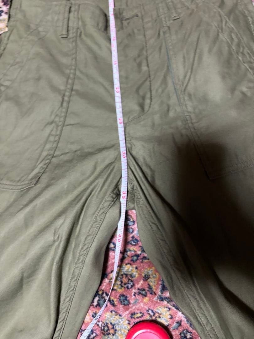 新品未使用タグ付き　カーゴパンツ　オリーブ色 ワークパンツ 45R